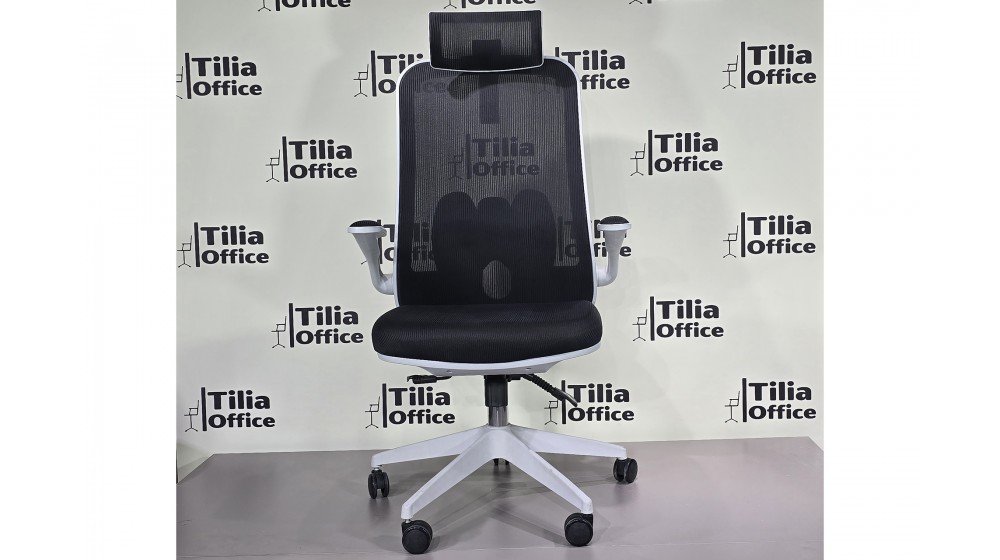 Tilia Akra Beyaz Ayaklı Modern Yönetici Koltuğu Tilia Akra modern fileli makam koltuğu, beyaz iskelet ve hareketli kolçaklı.